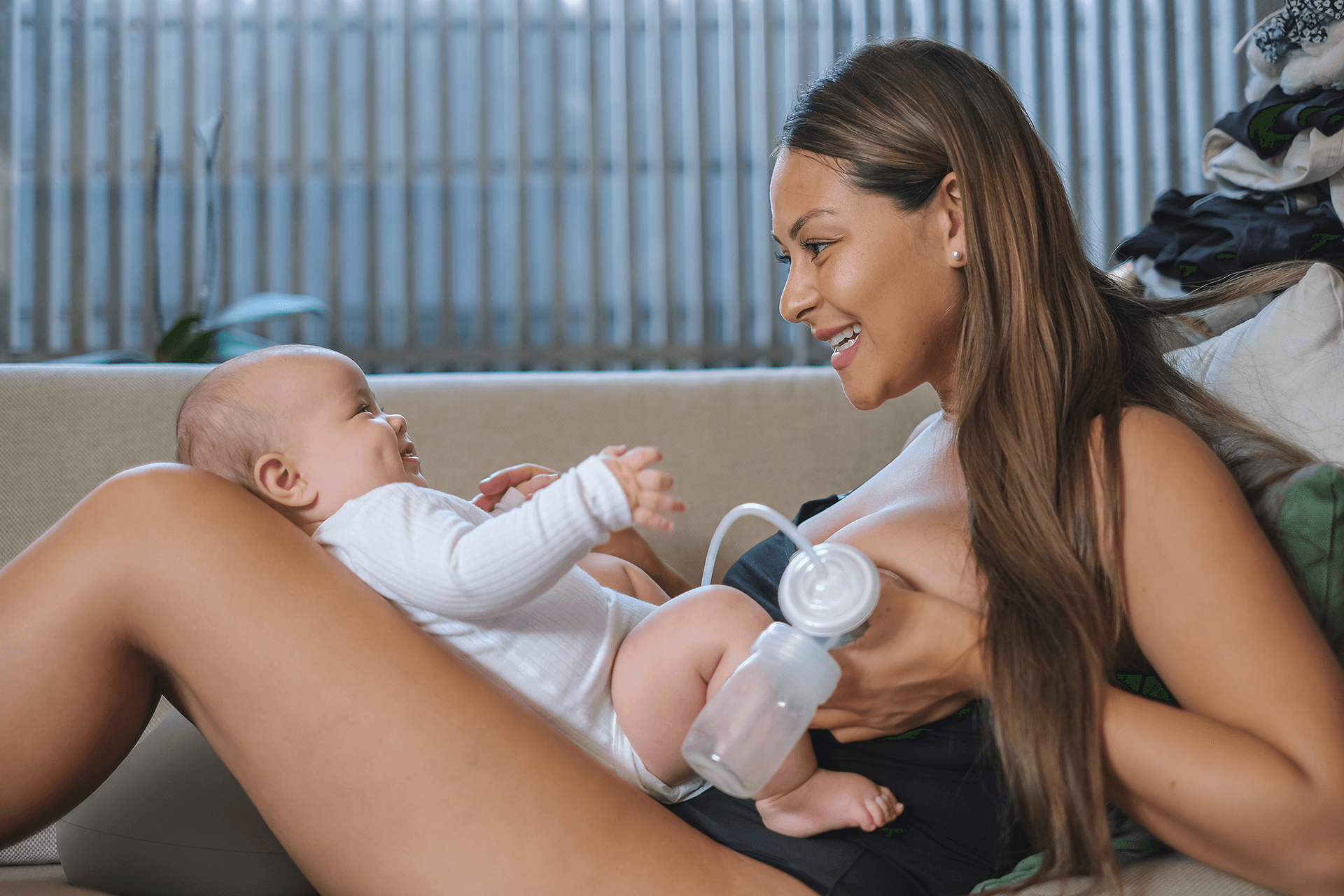 mother_smiling_baby_infant