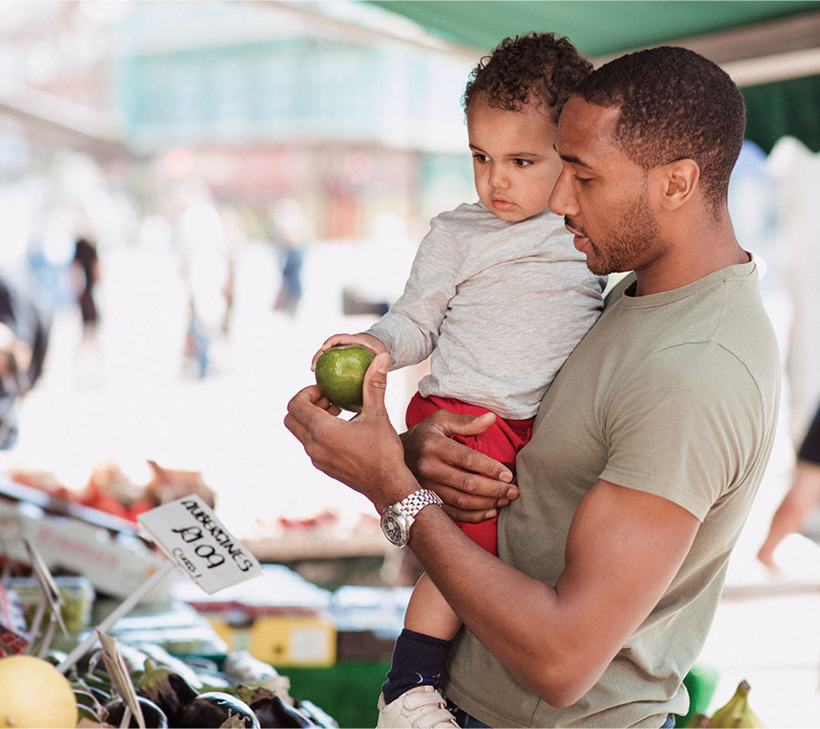 dad-at-market