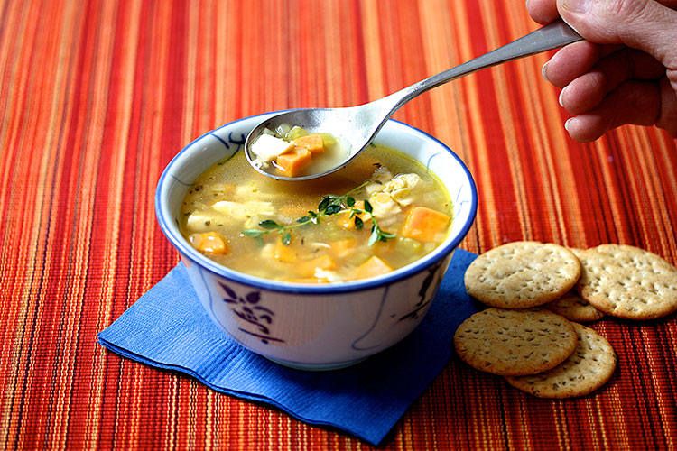 Sopas con sentido y sabor: sopa de camote y pollo