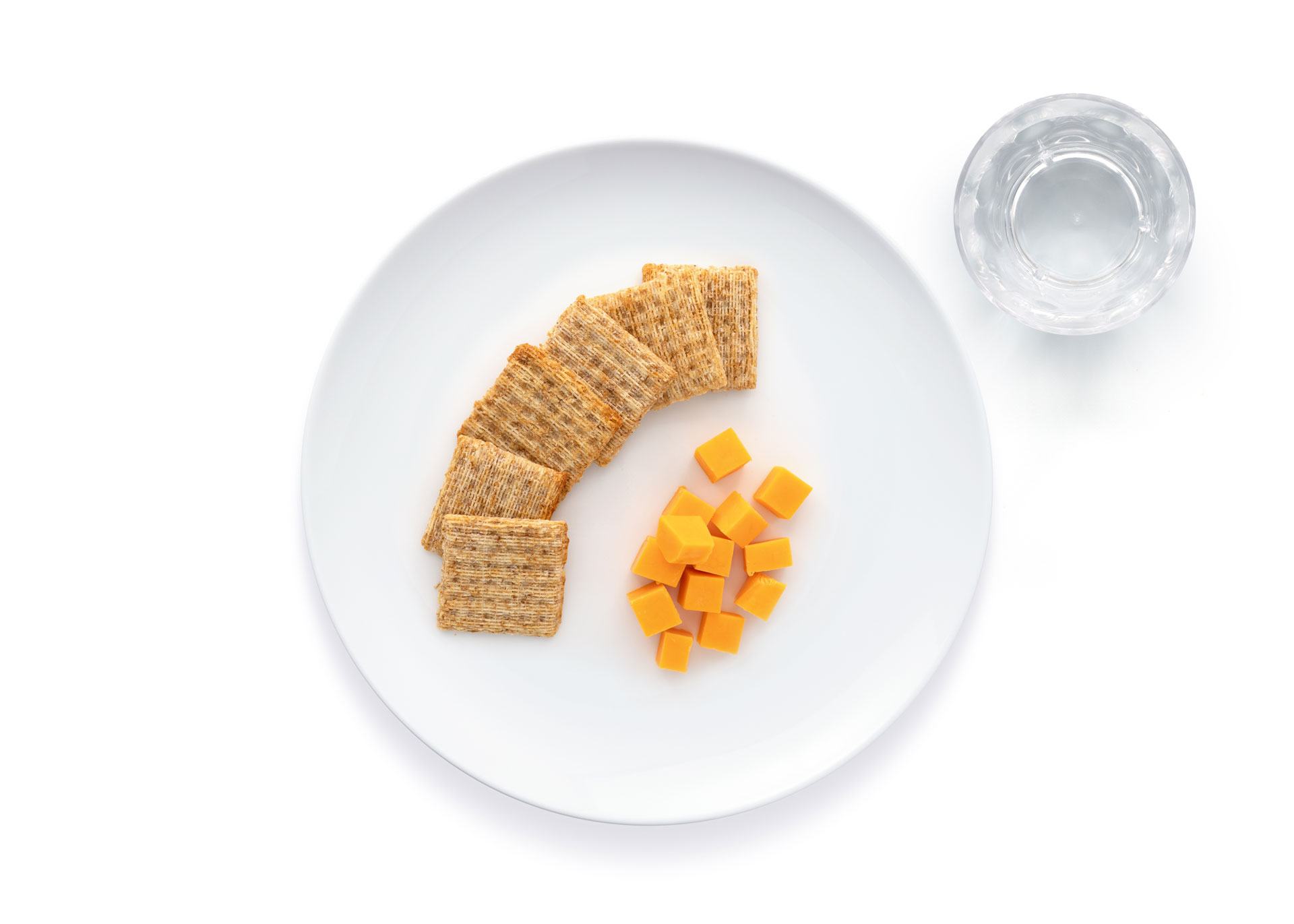 Whole grain crackers with cheese
