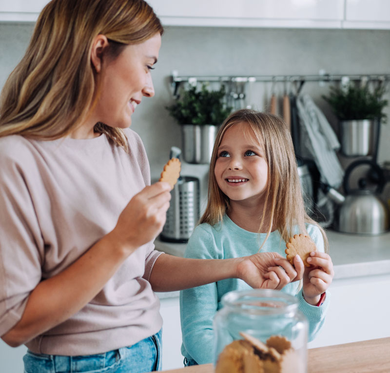 bac_Mom_Daughter_Kitchen